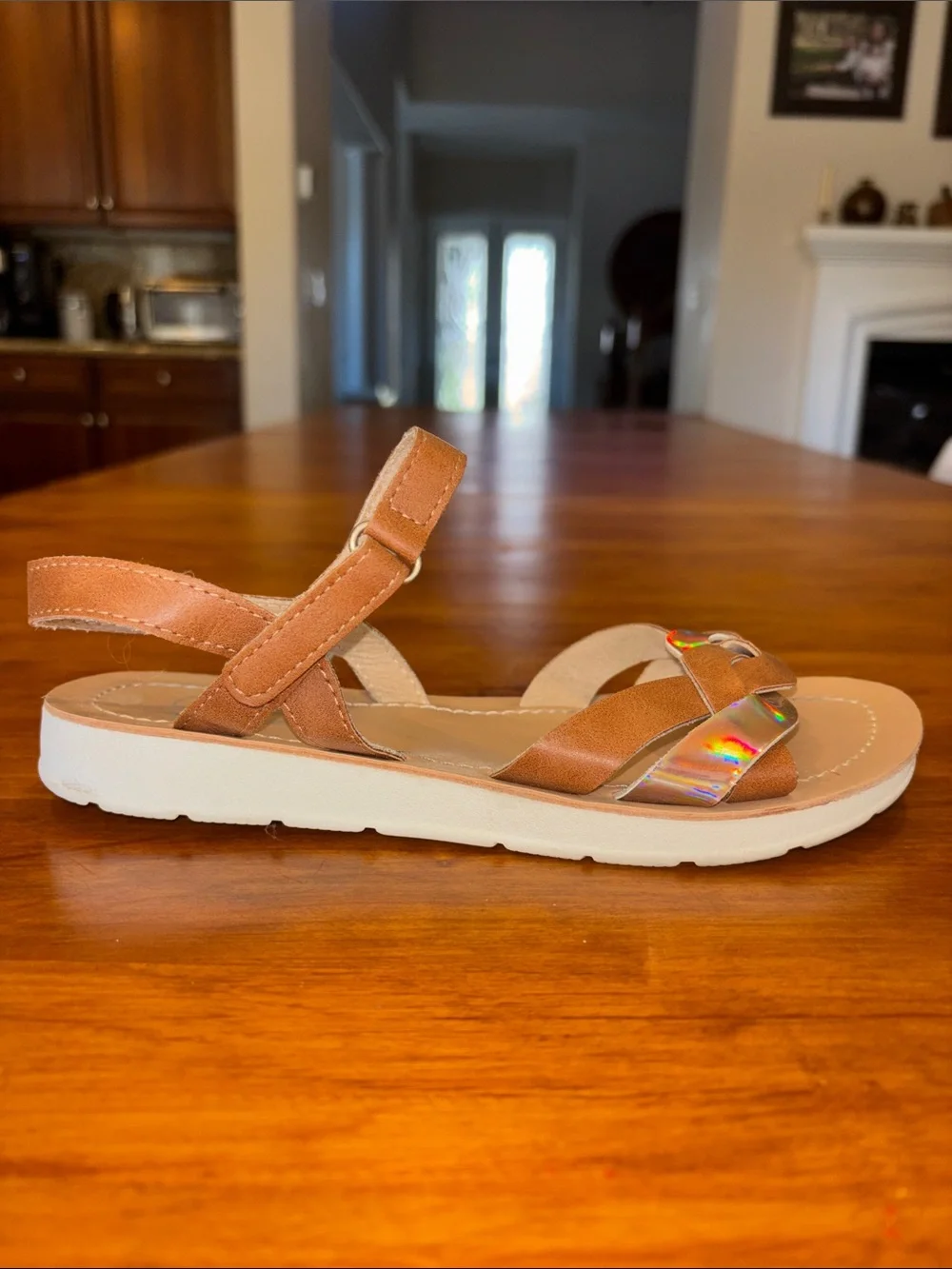 CROWN VINTAGE GIRLS SANDALS EUC SIZE 4 CHARLOTTE BROWN IRIDESCENT STRAPPY BOHO🤎